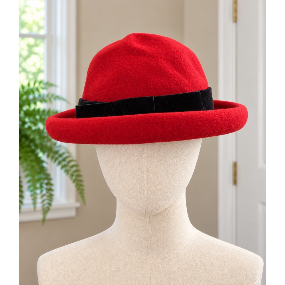 Betmar New York Red Wool Felt Cloche Hat Black Velvet Bow Union Made USA Vintage
